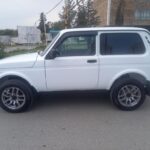 rent-a-car-baku-Lada-Niva